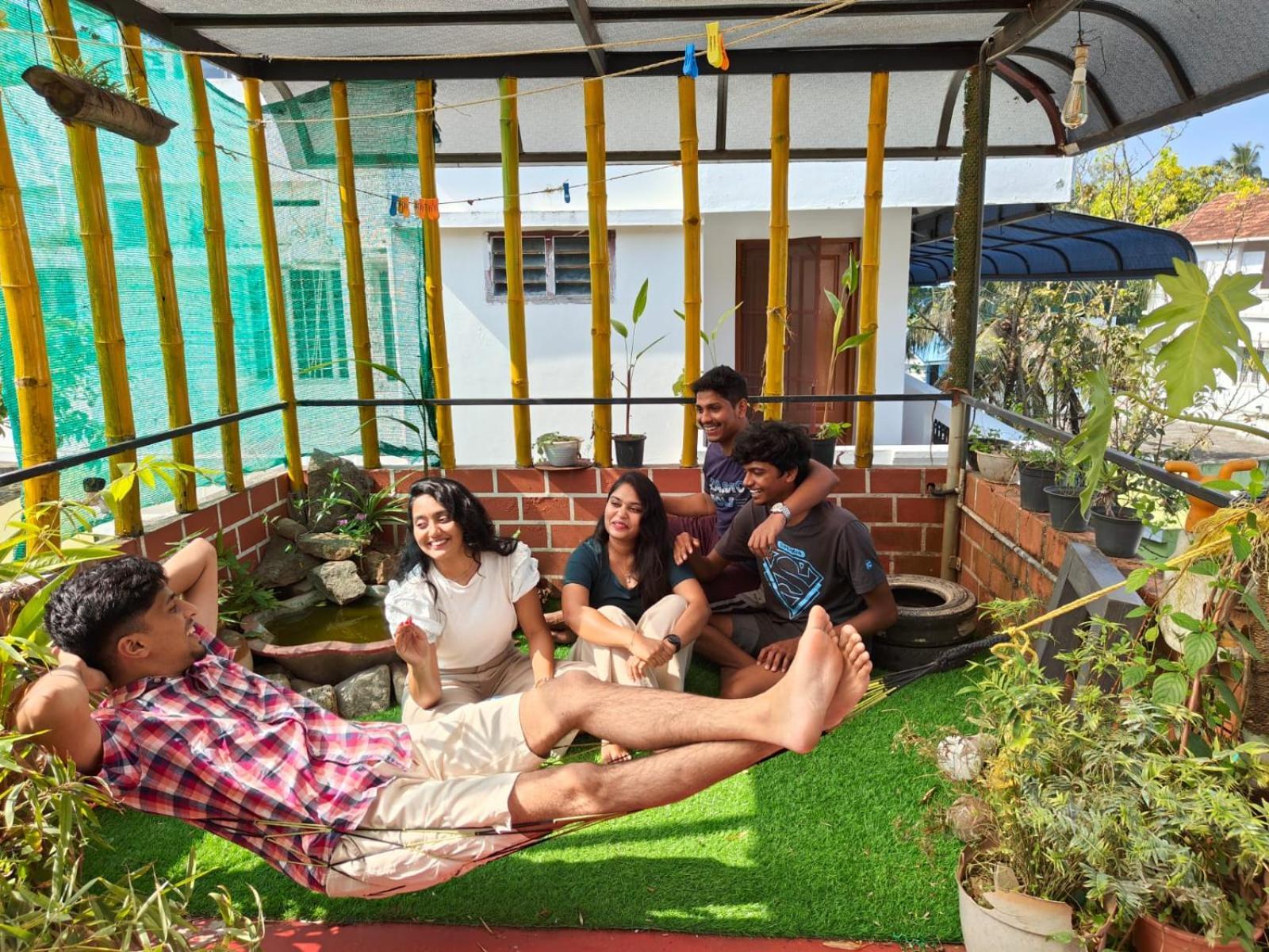 The Niyanest Apartment Kochi Bagian luar foto